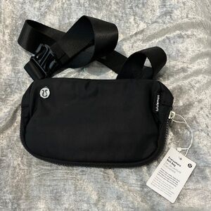 Lululemon Everywhere Belt Bag